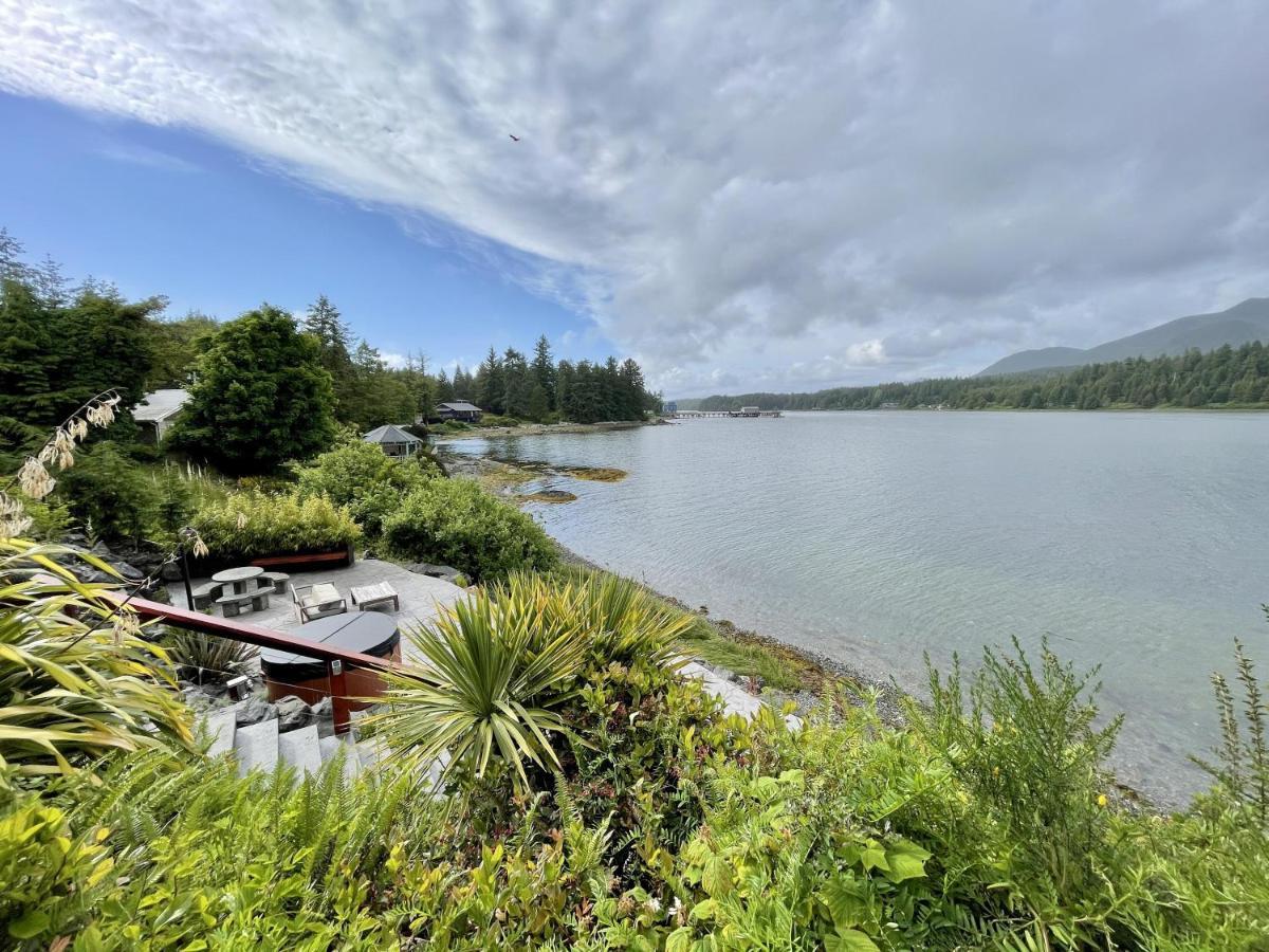 Holiday home Private Oceanfront And Hot Tub! - Gww