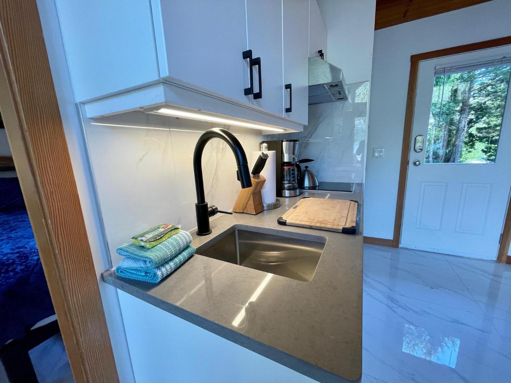 Private Oceanfront And Hot Tub! - Gww *